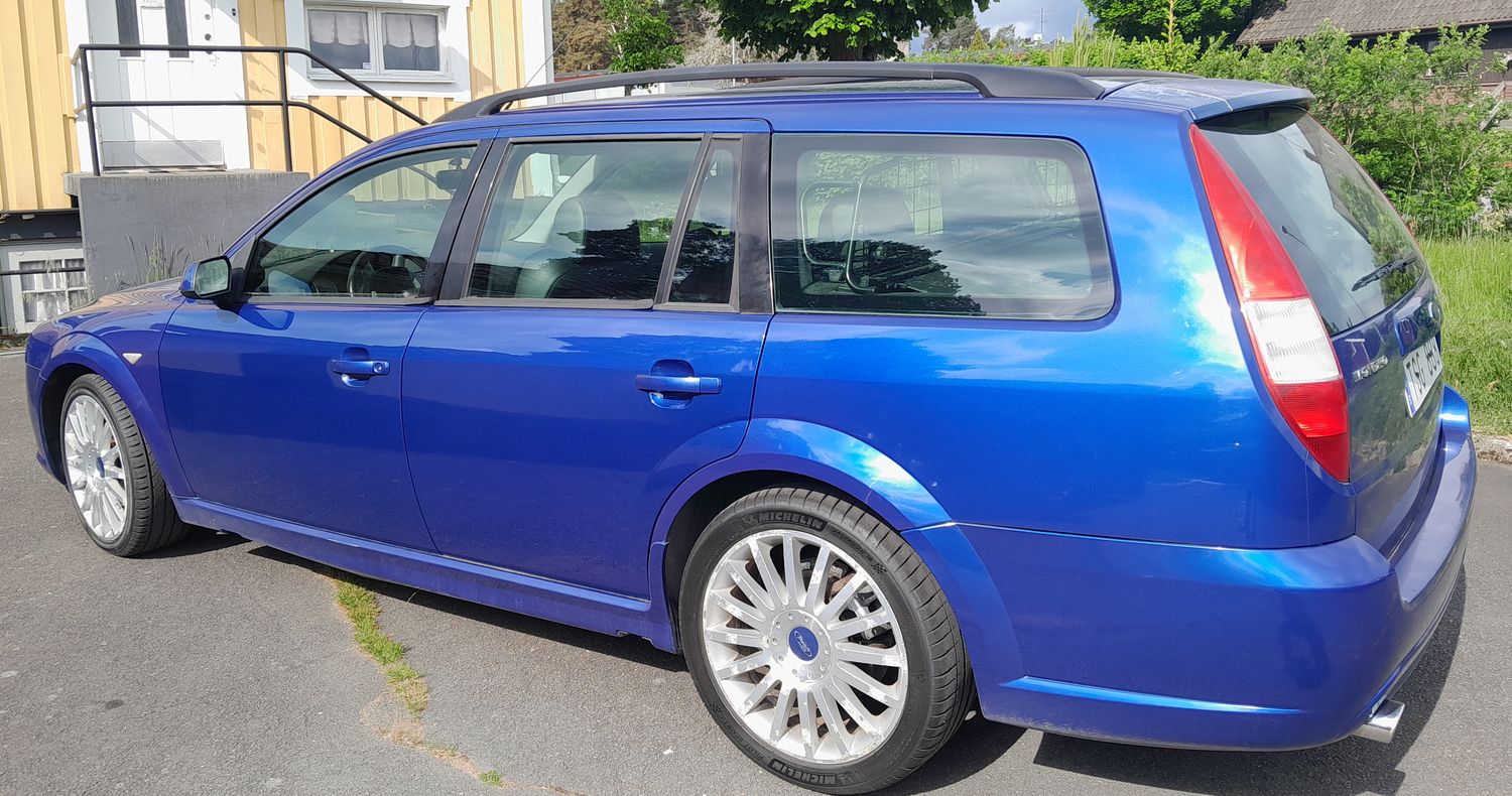 Ford Mondeo ST 220, 2003
