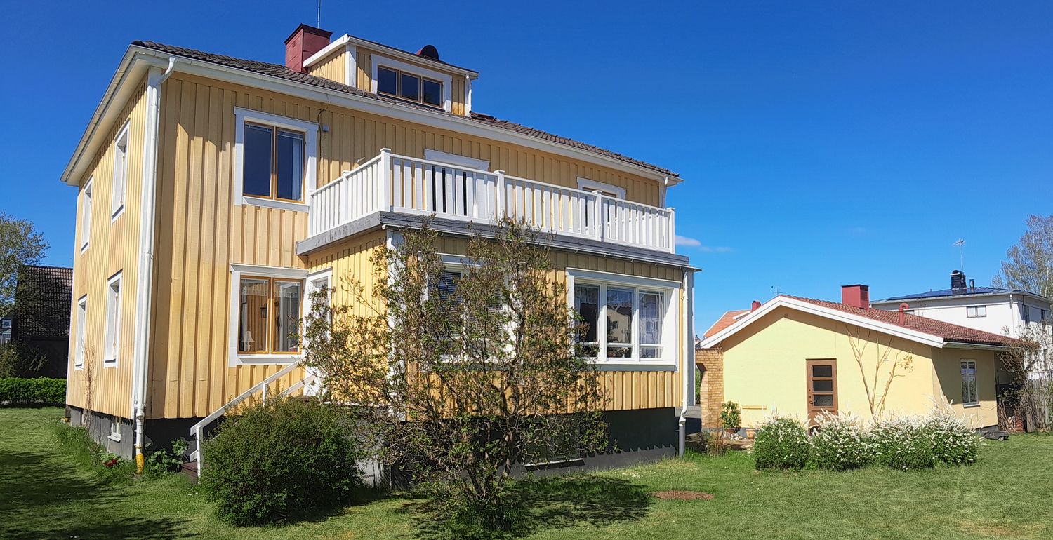 Balkongvy från husets baksida